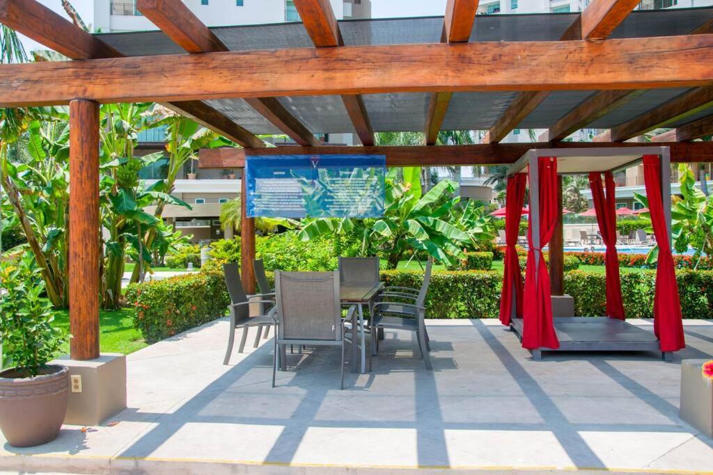 Luxury Oceanfront 5 Pools Restaurant Bbq Sunsets Apartment