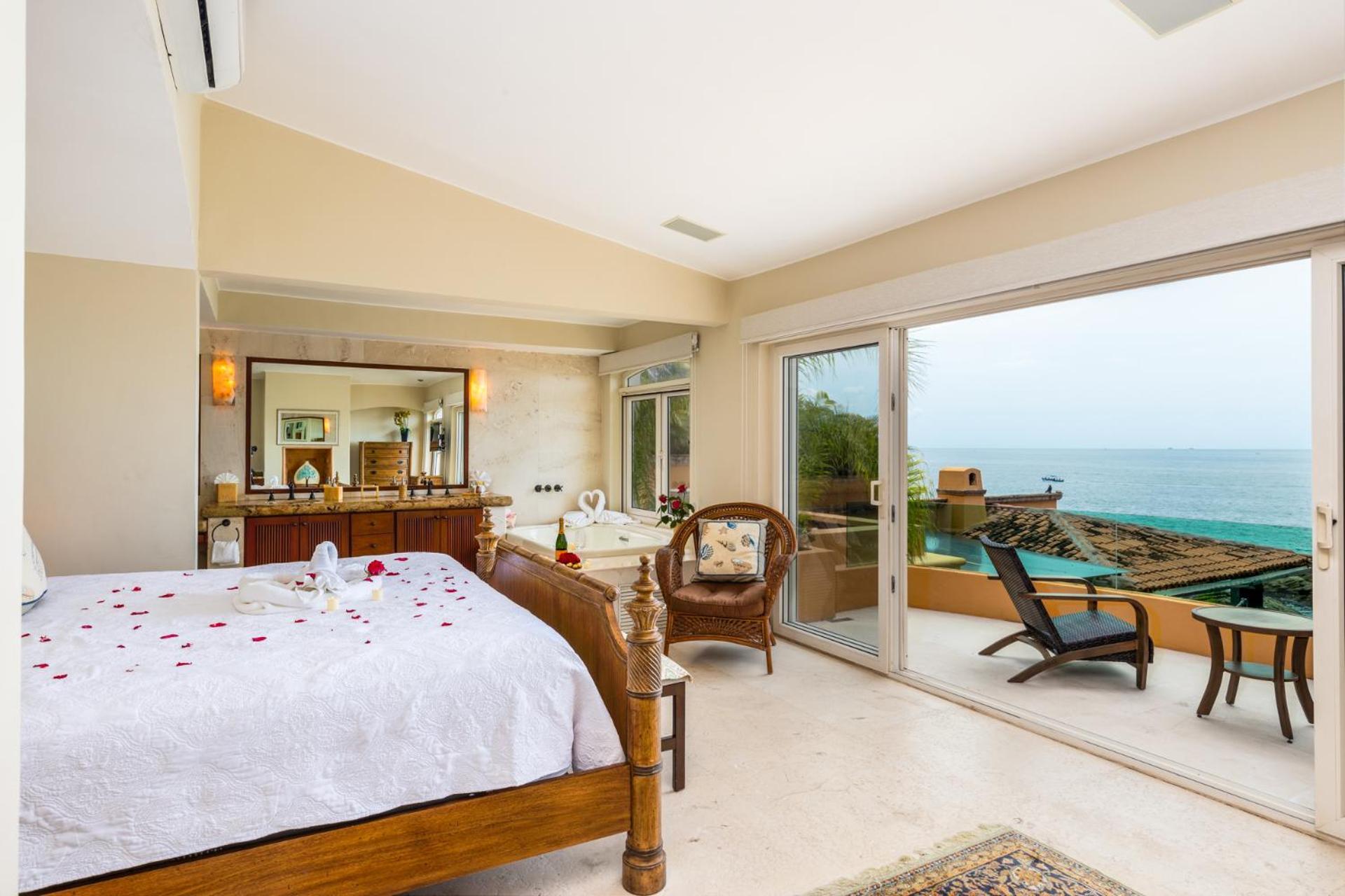 Beachfront Sagitario In Puerto Vallarta! Villa *