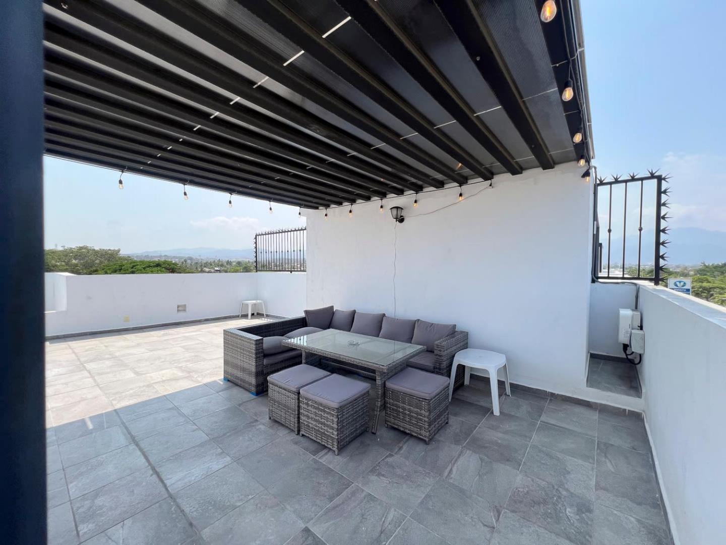 New Calm Haven Garden & Pool Apartment