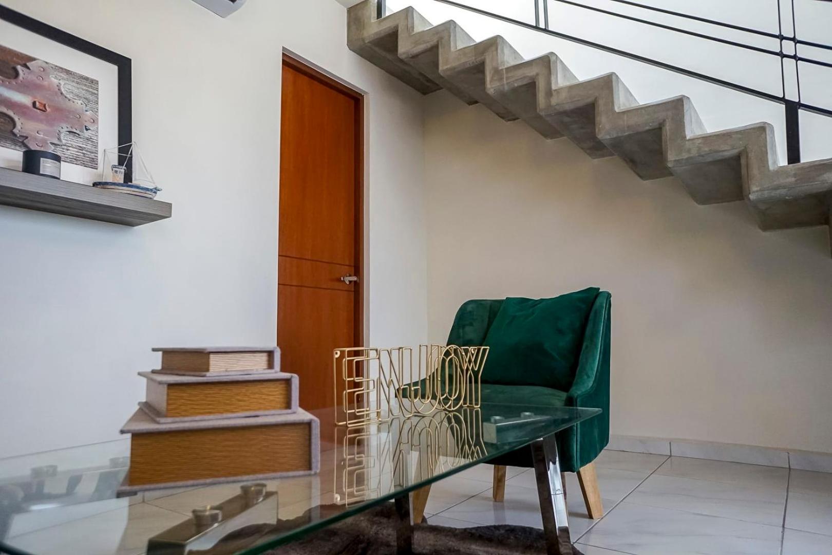 New Calm Haven Garden & Pool Apartment