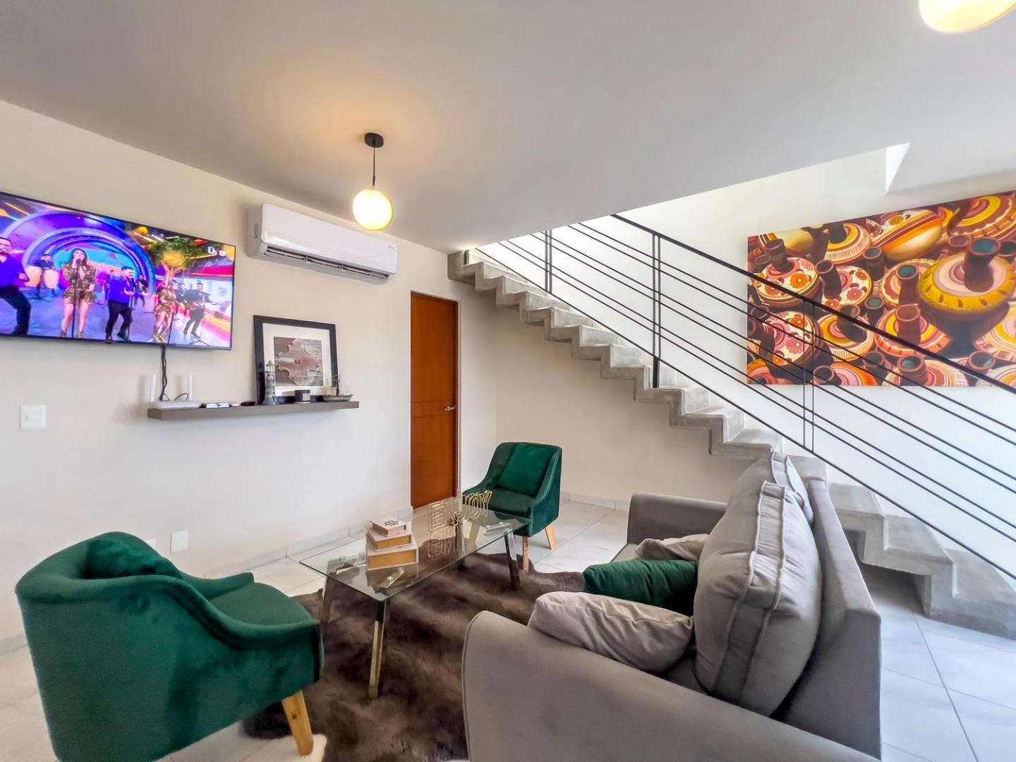 New Calm Haven Garden & Pool Apartment
