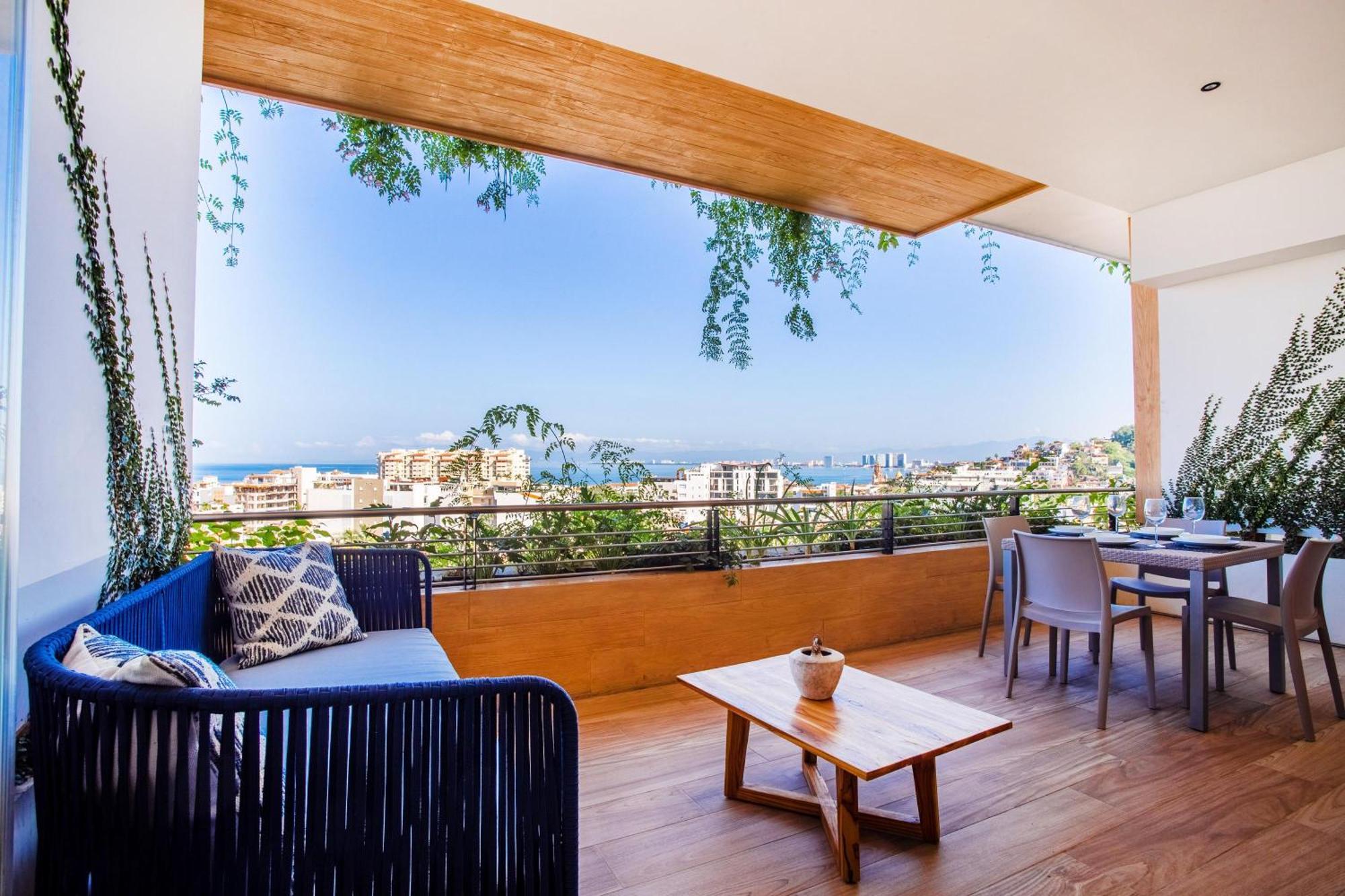 Pool & 2 Workspaces In Soho Pv Holiday home