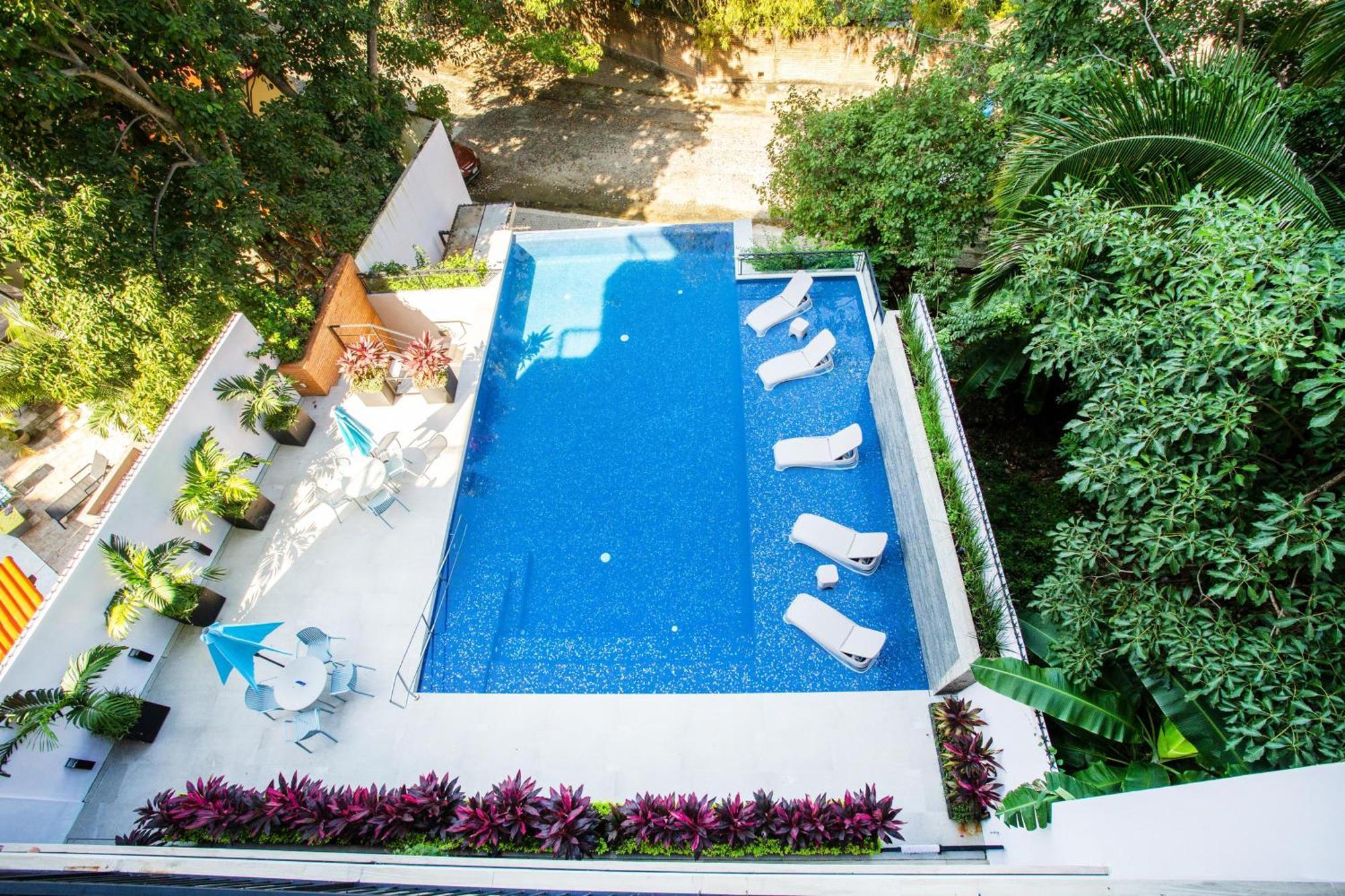 Upscale 2 Bedroom Ocean-view Backdrop And Private Bbq Holiday home *