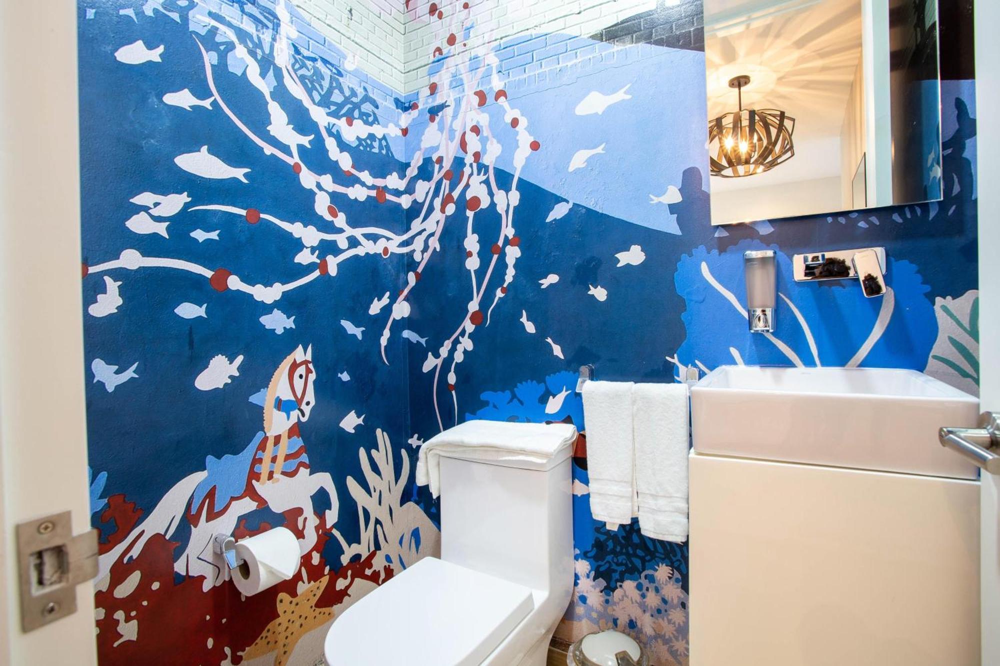 Upscale 2 Bedroom Ocean-view Backdrop And Private Bbq *