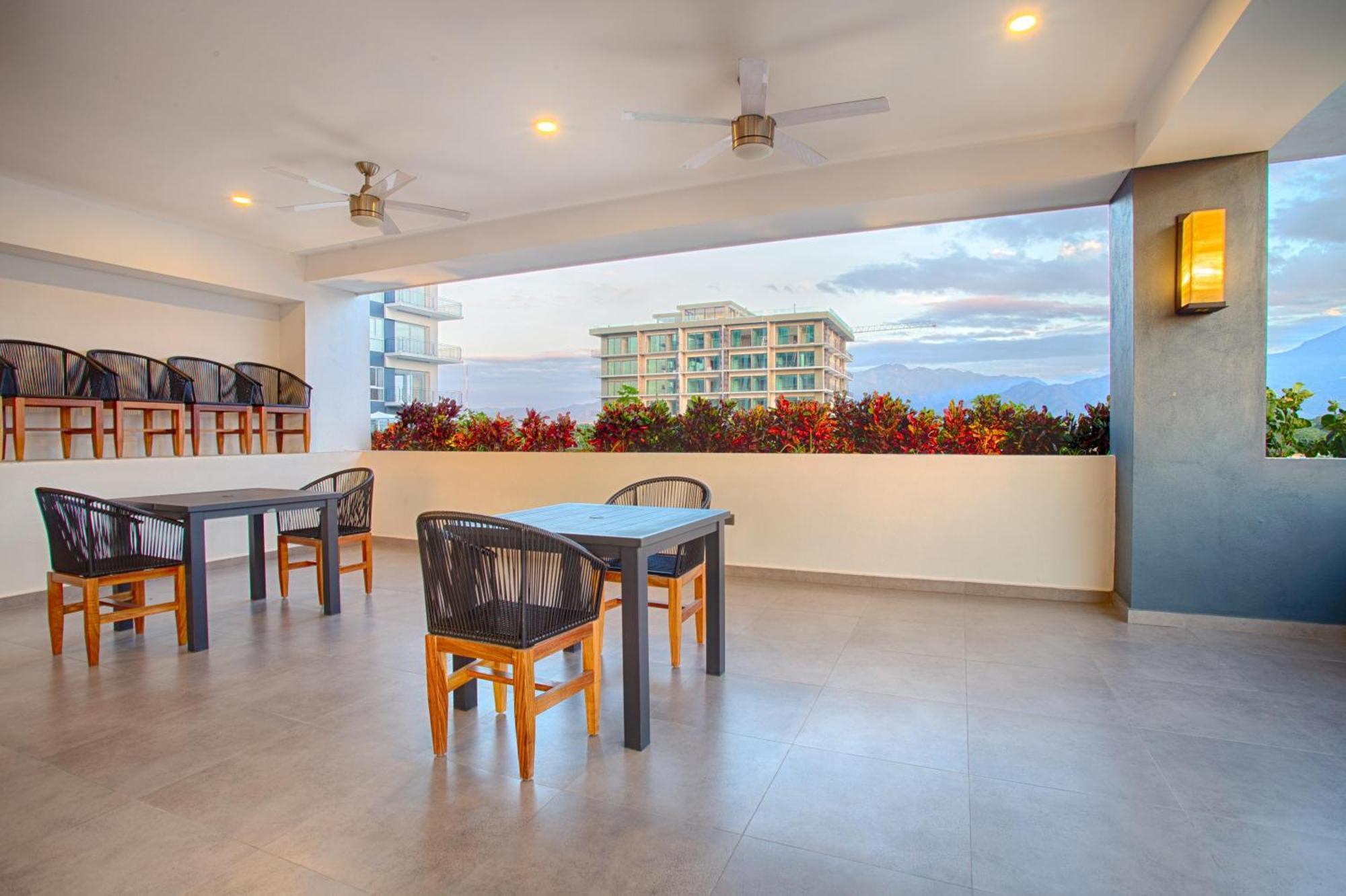 Holiday home Location, Superb Family Amenities, Parking