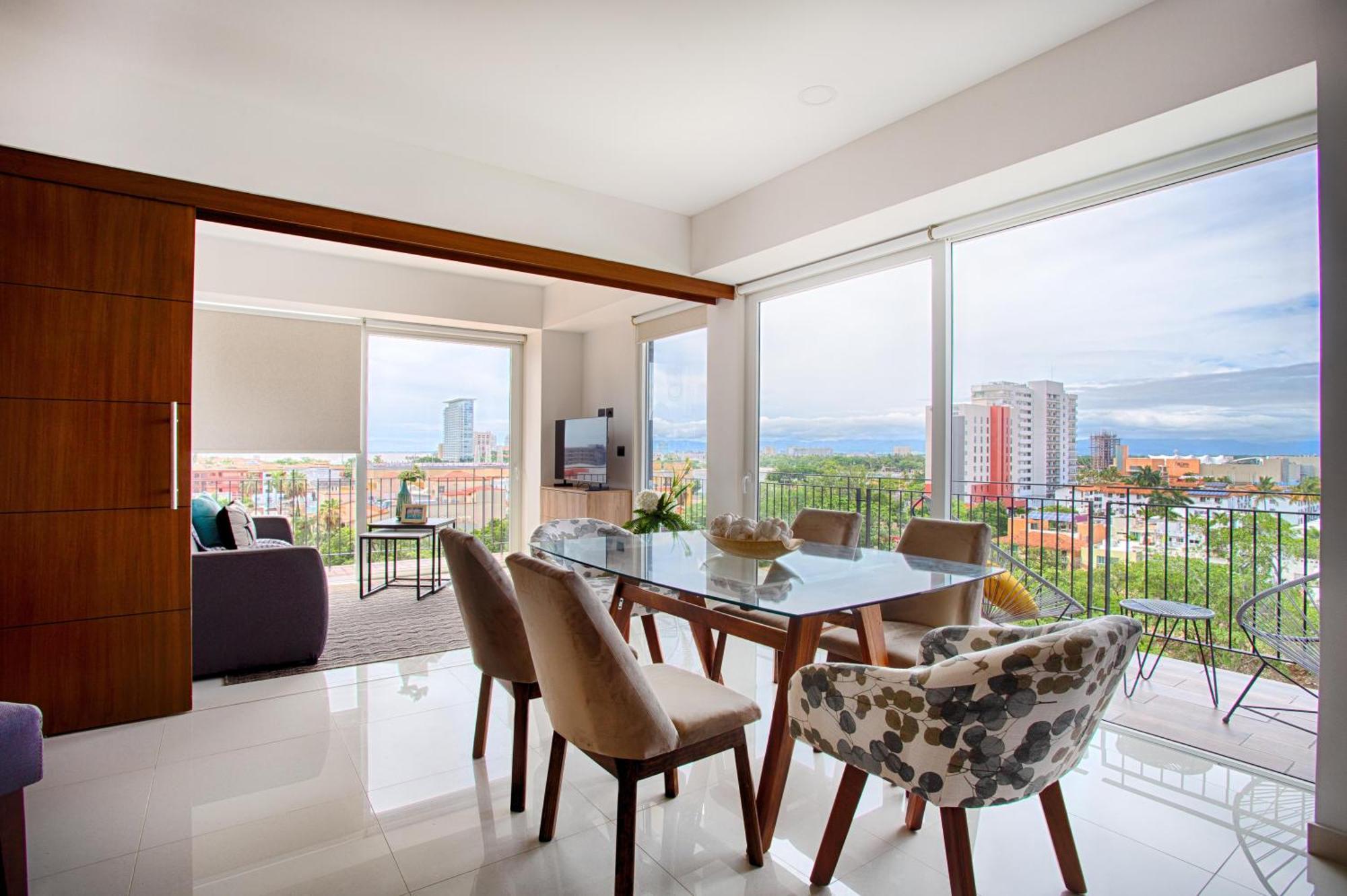 Holiday home Location, Superb Family Amenities, Parking Puerto Vallarta