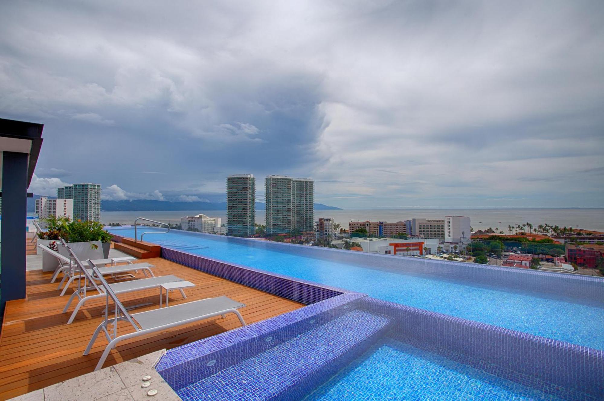 Location, Superb Family Amenities, Parking Holiday home Puerto Vallarta