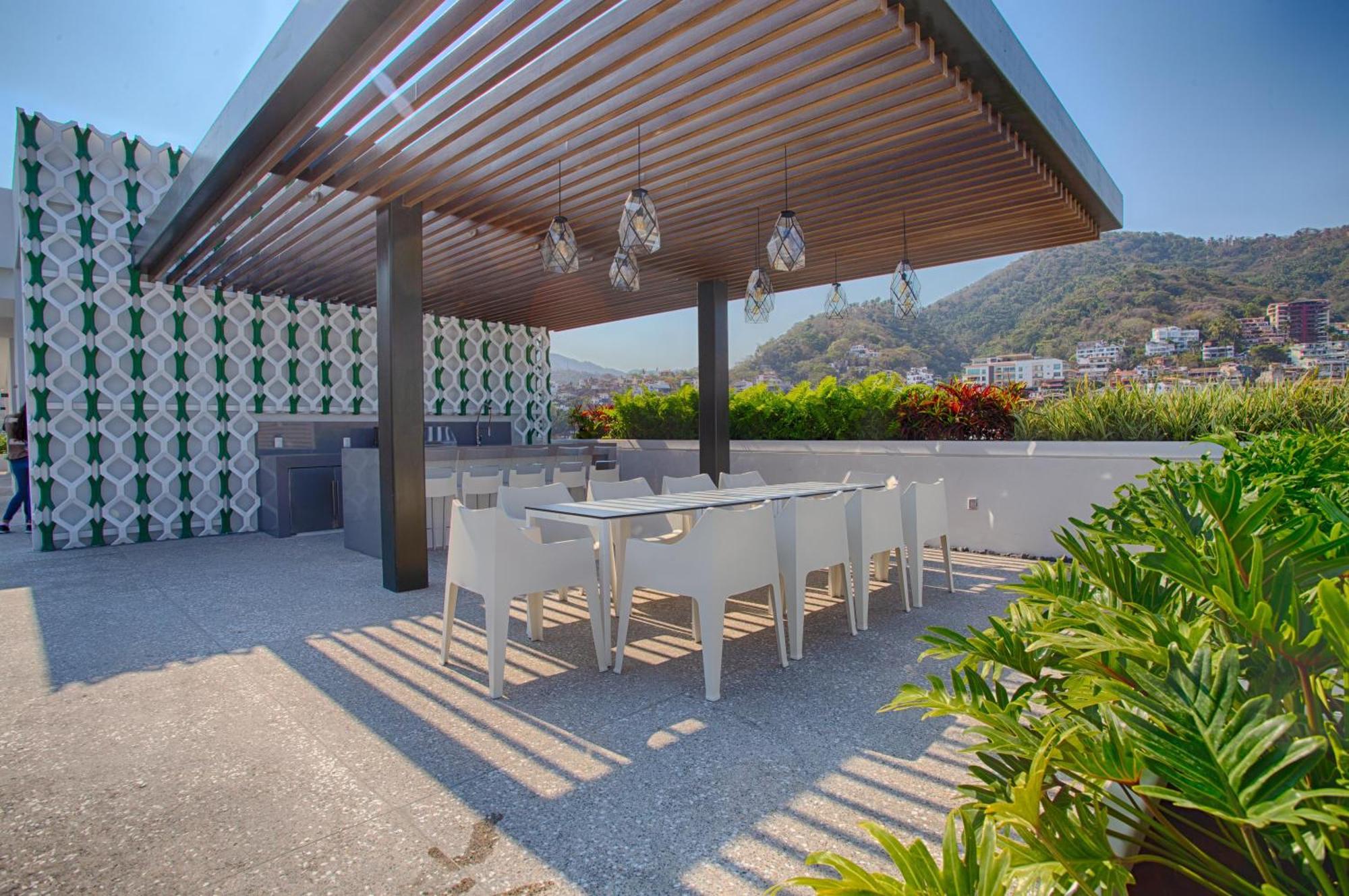 Cozy Modern In Romantica, Pool, Gym Puerto Vallarta