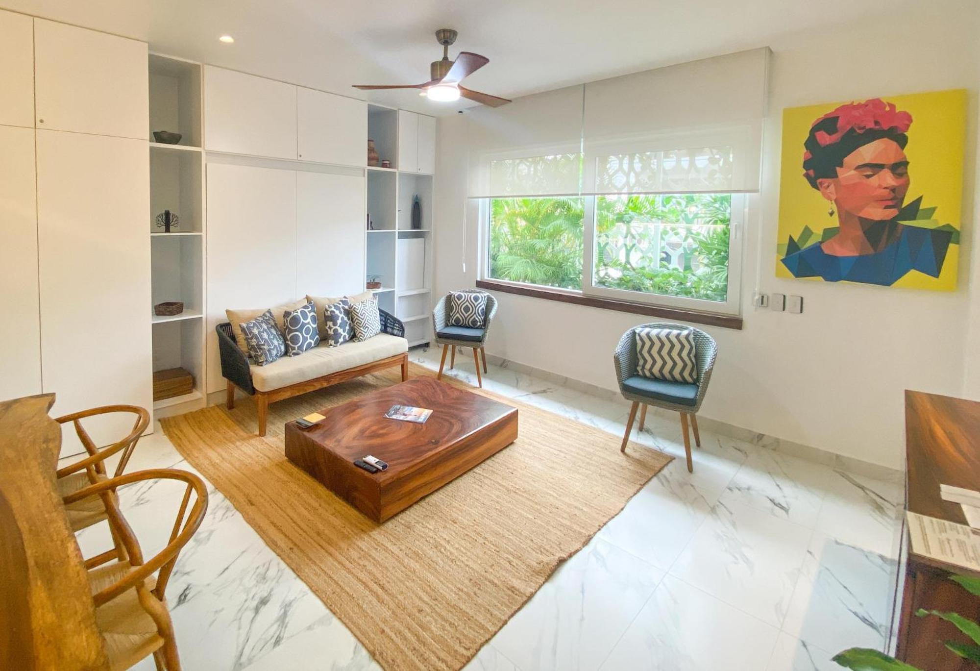 Cozy Modern In Romantica, Pool, Gym Holiday home *
