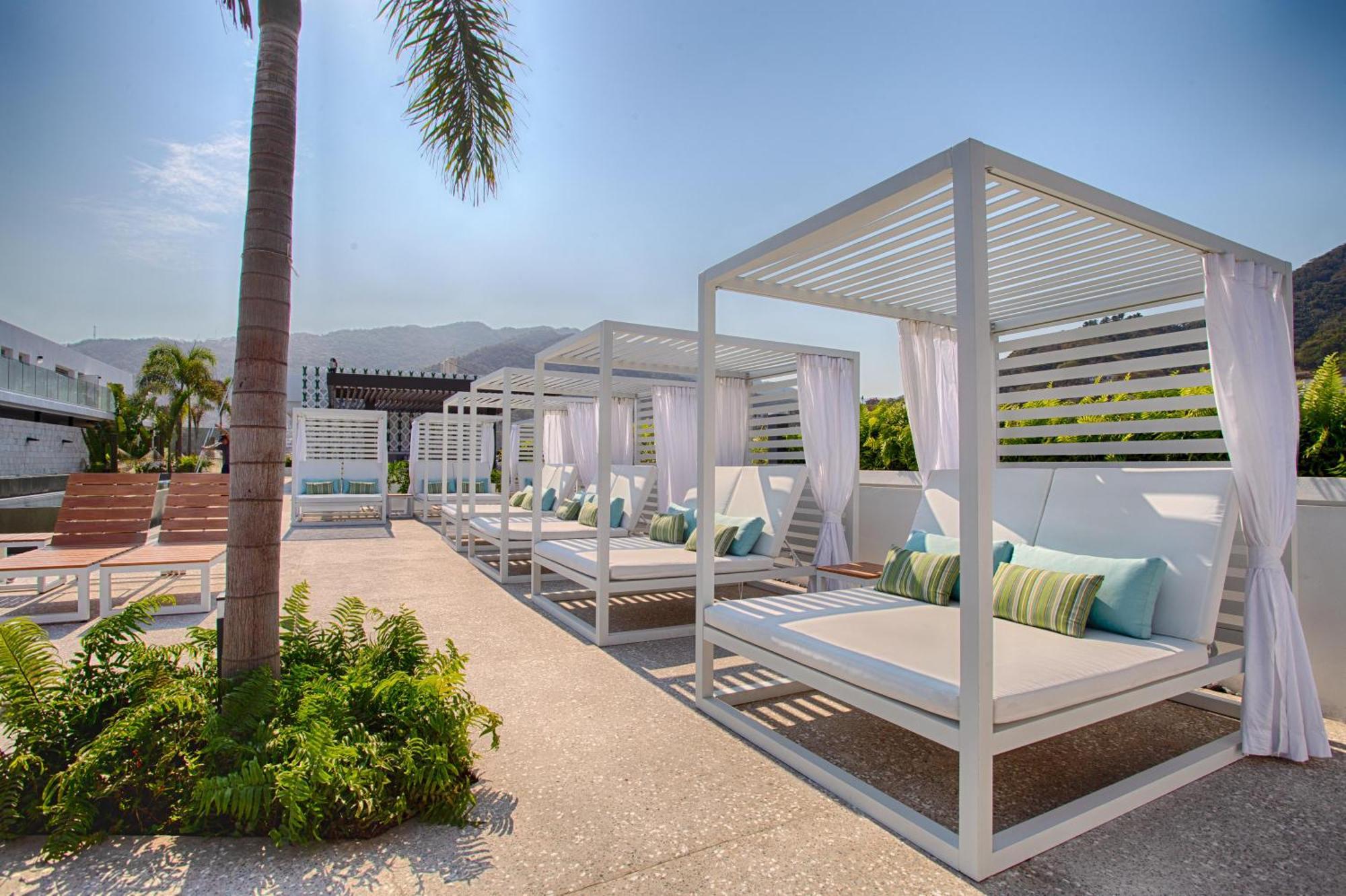 Cozy Modern In Romantica, Pool, Gym *