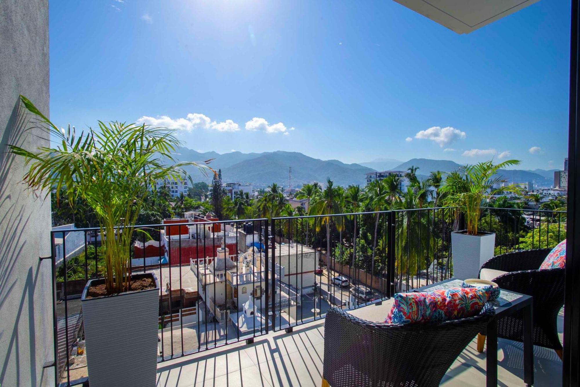 Casa De Palm Springs, Luxe 2br In Versalles Holiday home *