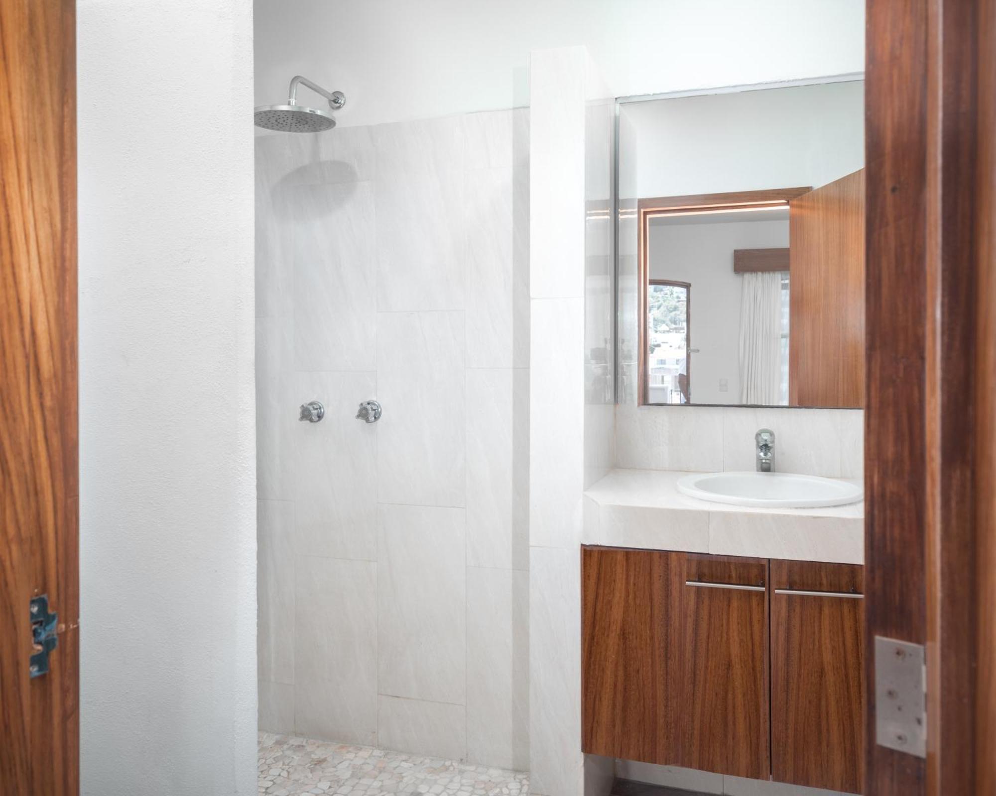 Eloisa Hotel 2*