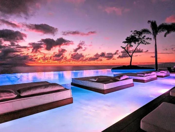 Luxury Condo-in The Heart Of Zona Romantica, Steps From Restaurants, Shops And Nightlife Apartment *