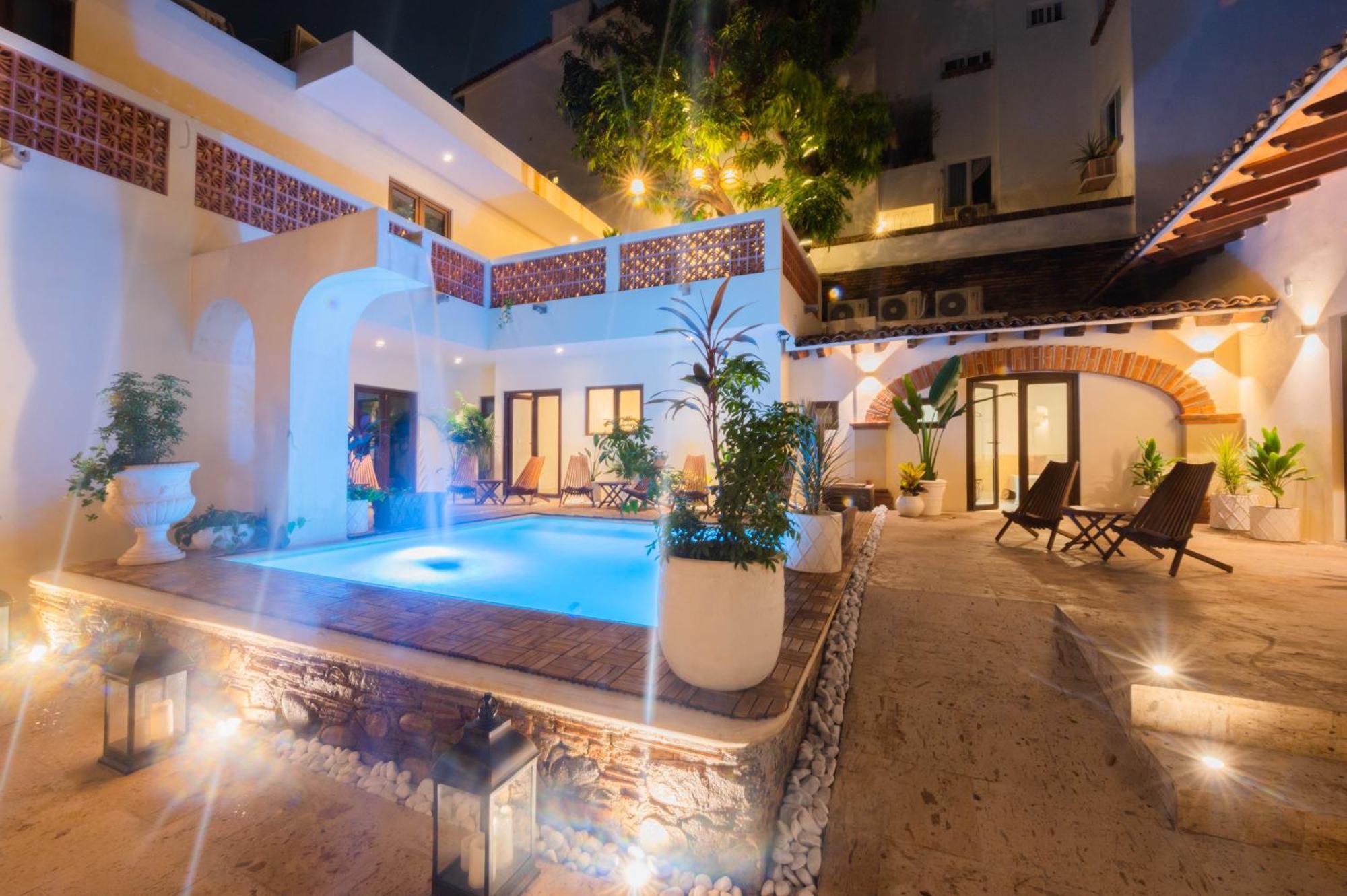 Casa Victoria Malecon - Adults Only Puerto Vallarta
