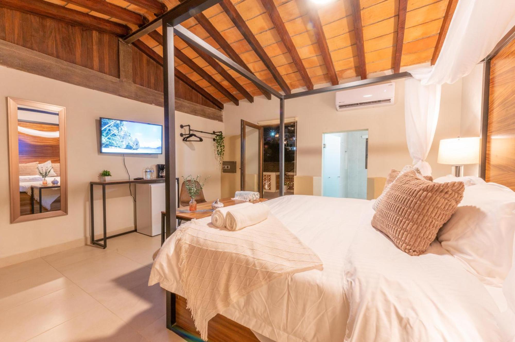 Casa Victoria Malecon - Adults Only