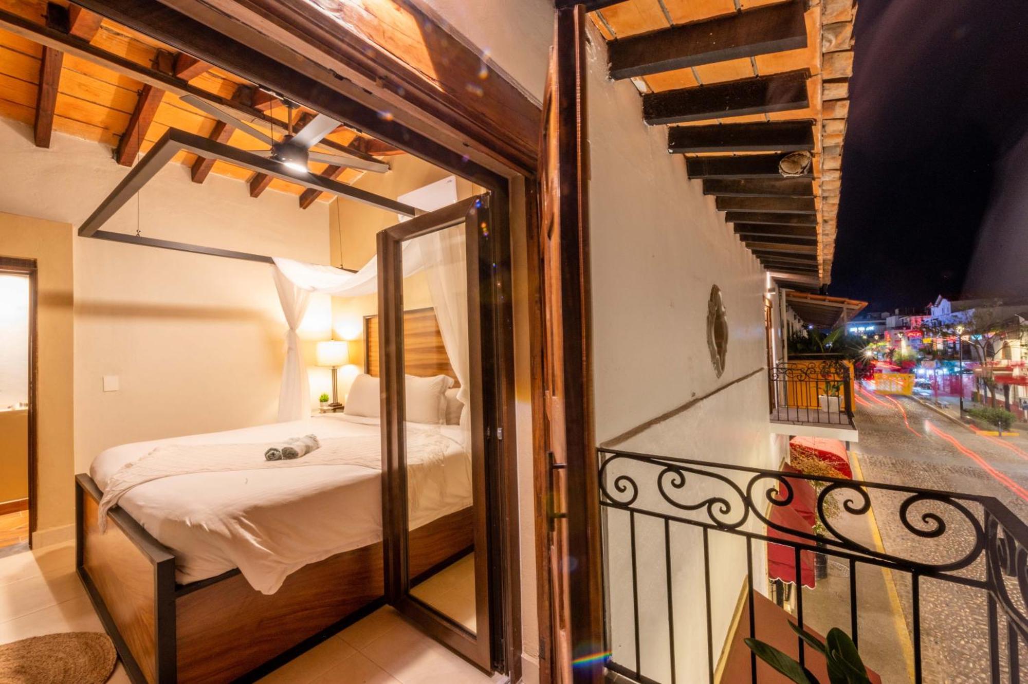 Casa Victoria Malecon - Adults Only * Puerto Vallarta
