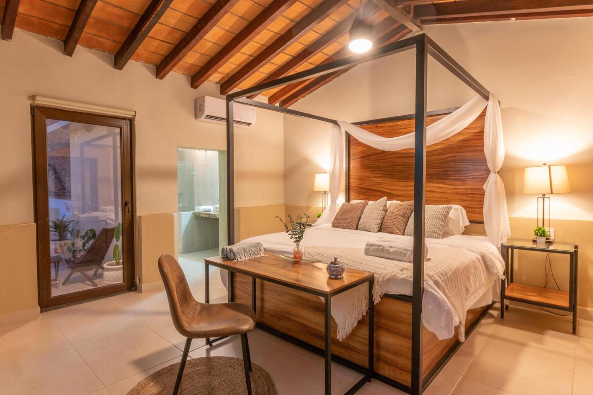 Casa Victoria Malecon - Adults Only *