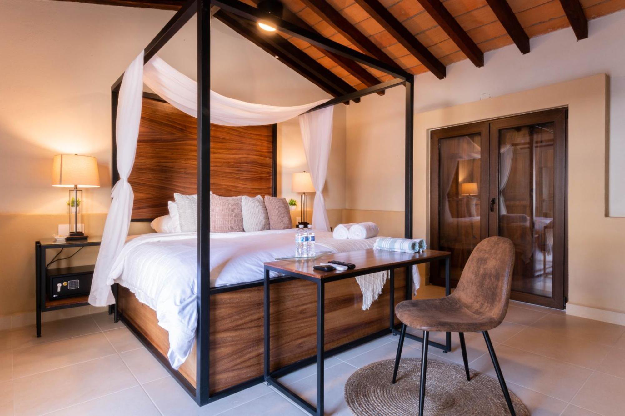 Casa Victoria Malecon - Adults Only Guest house