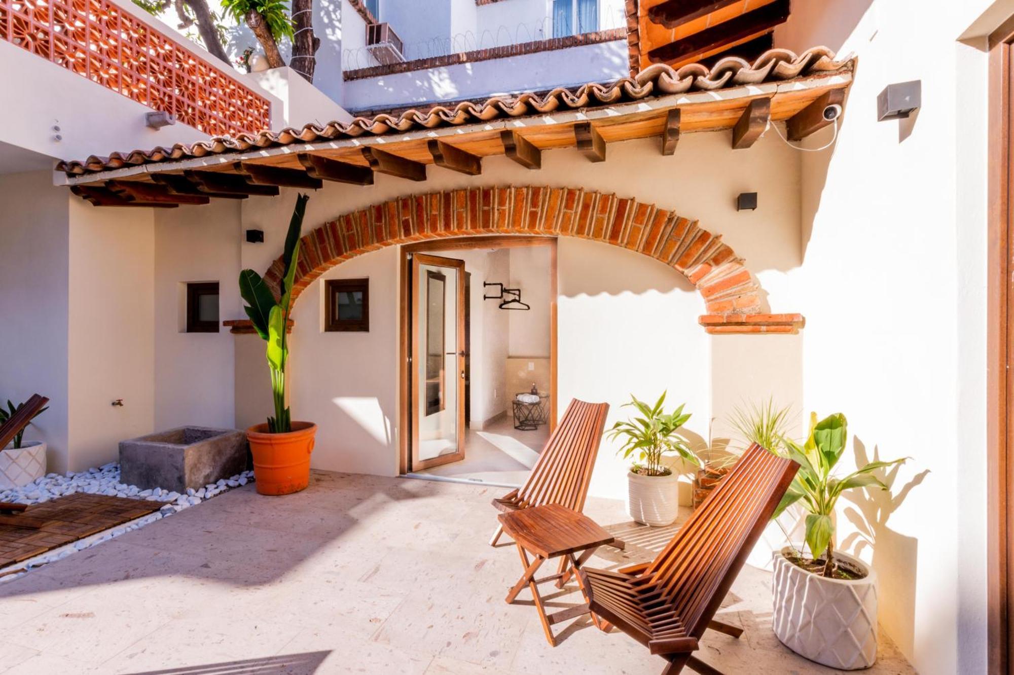 Casa Victoria Malecon - Adults Only * Puerto Vallarta