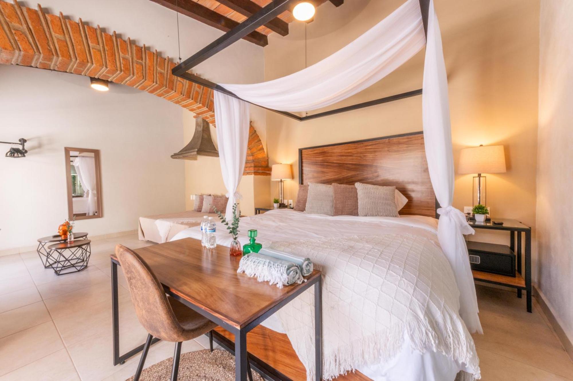 Casa Victoria Malecon - Adults Only Puerto Vallarta