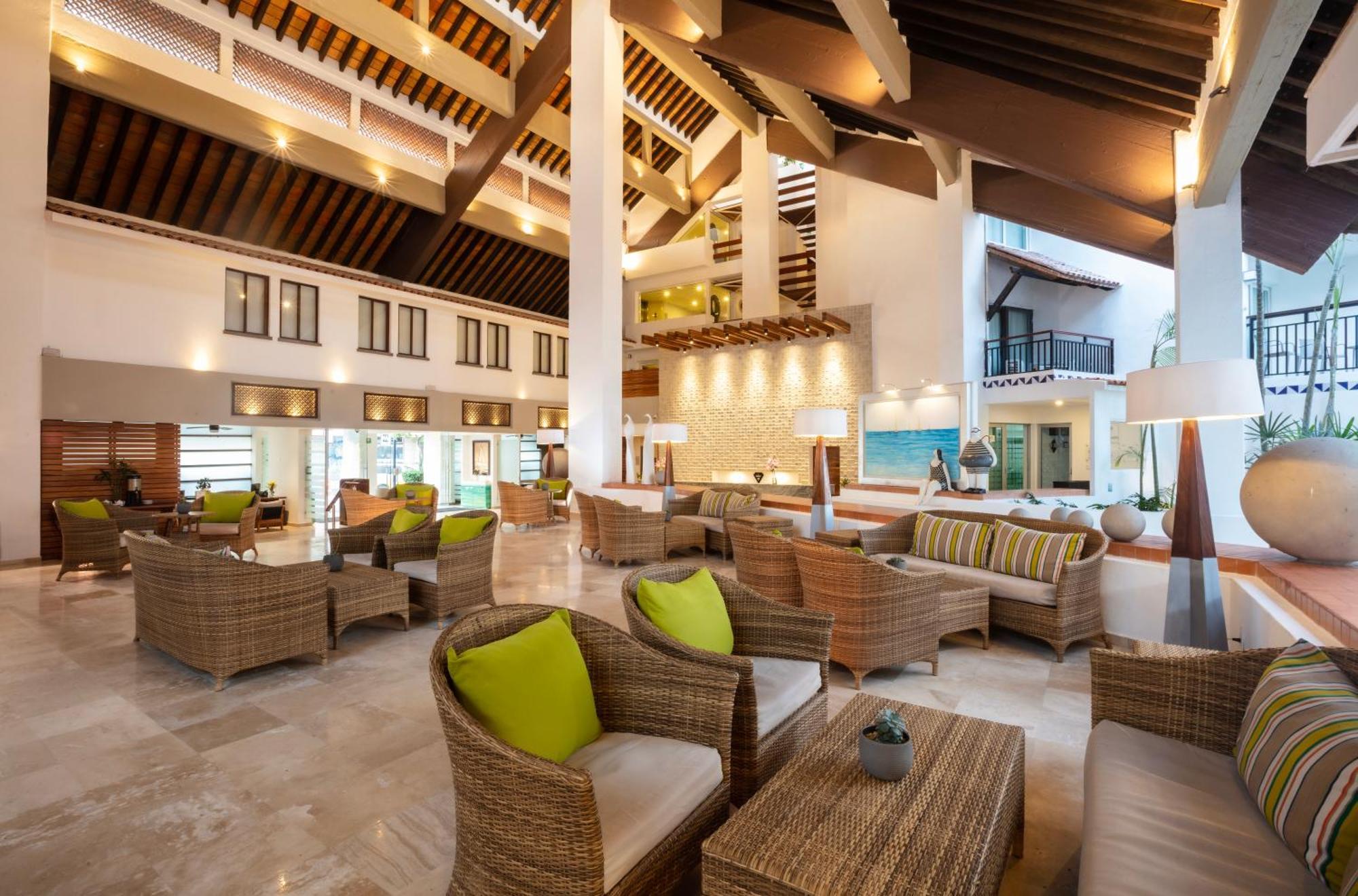 Resort Buenaventura Grand & Great Moments