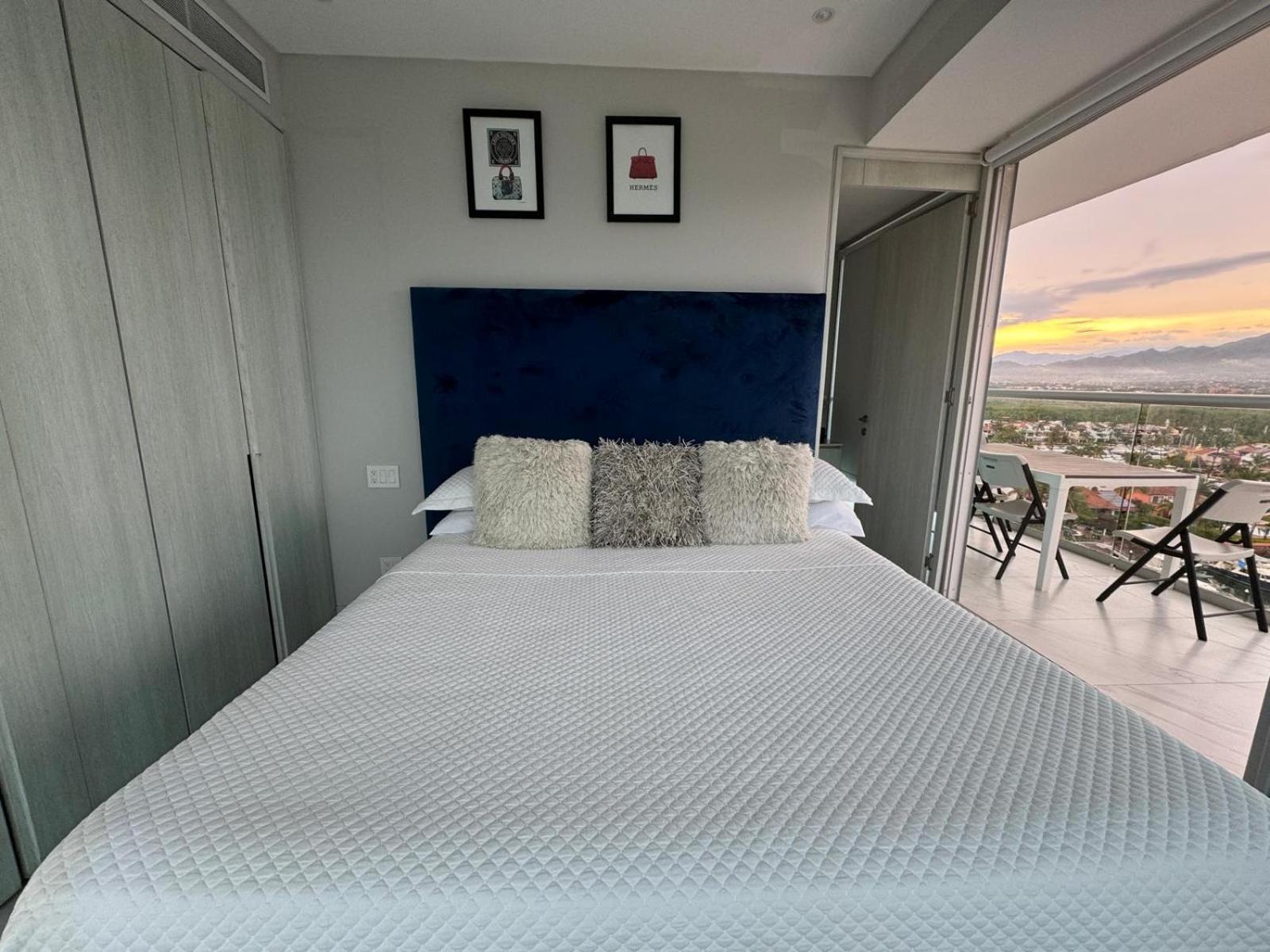 Luxurious Oceanfront With Unmatched Panoramic Views *