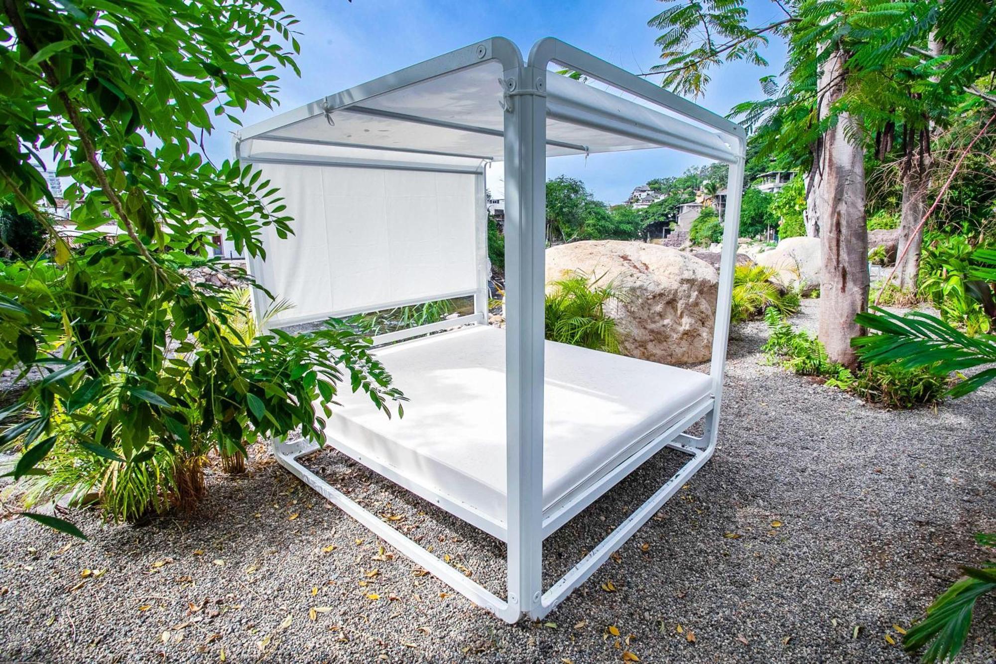Riverfront 3br At Oasis | 2 Pools, Gym & Bar