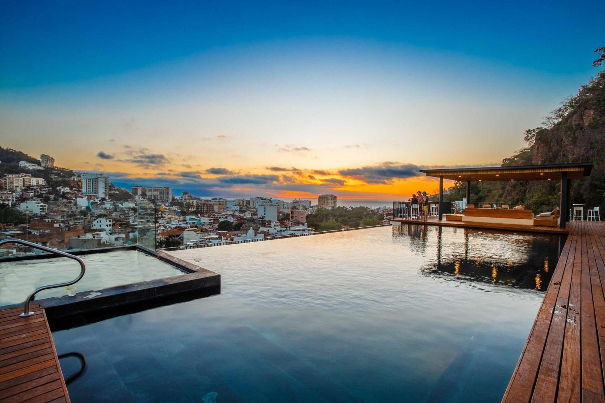 Holiday home Riverfront 3br At Oasis | 2 Pools, Gym & Bar Puerto Vallarta