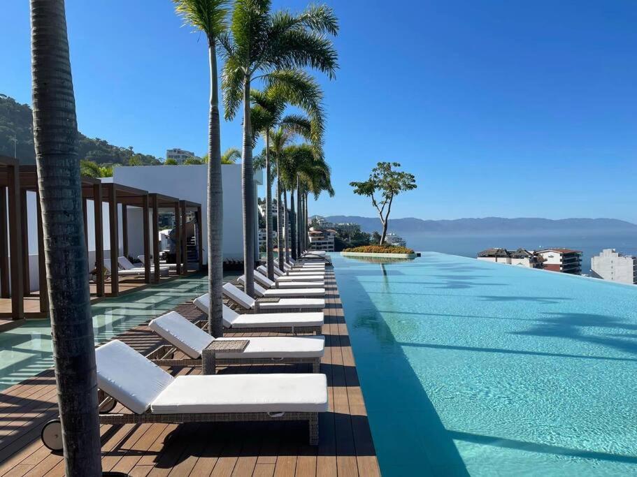 New! Luxury 2bd 2ba Romantic Zone Largest Pool In Pv Sea View Balcony *