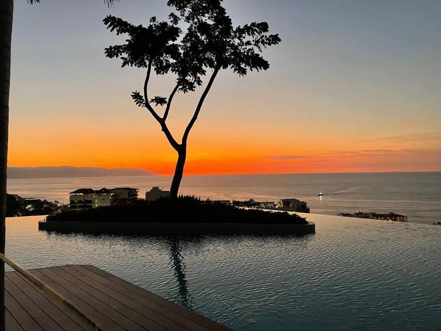 New! Luxury 2bd 2ba Romantic Zone Largest Pool In Pv Sea View Balcony