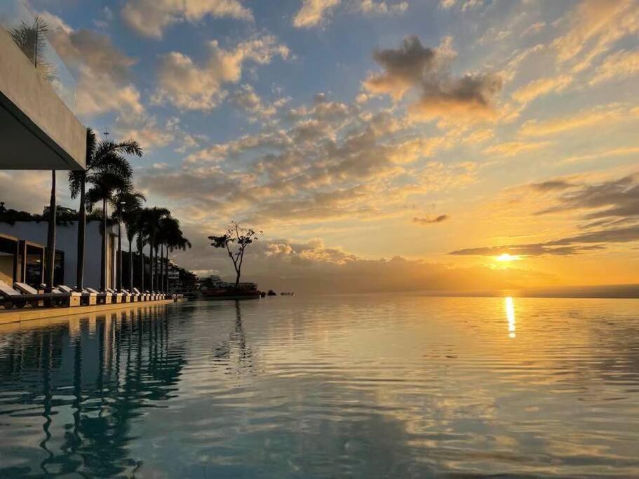 New! Luxury 2bd 2ba Romantic Zone Largest Pool In Pv Sea View Balcony *