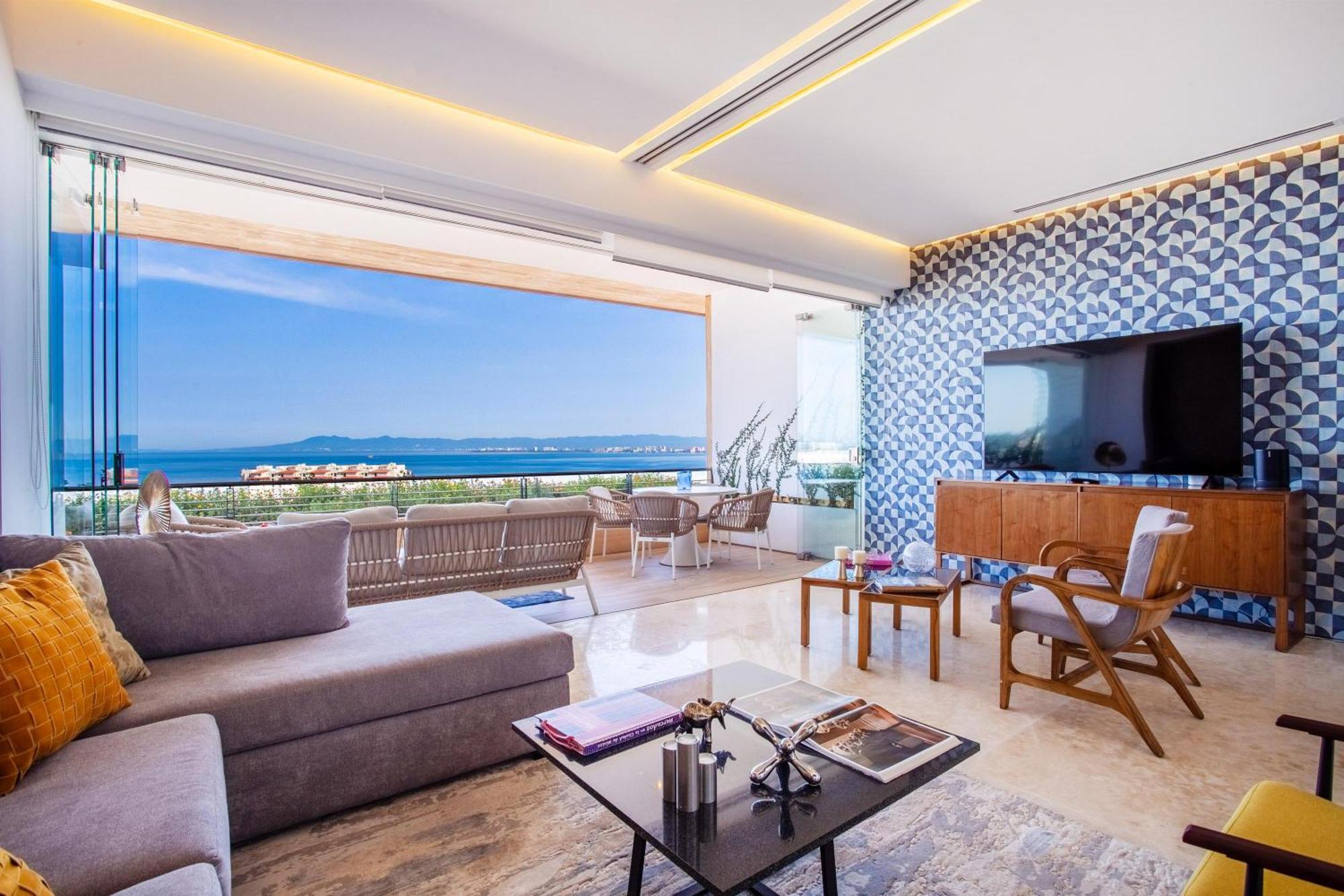 Luxury Living On 9th Floor In Romantic Zone *