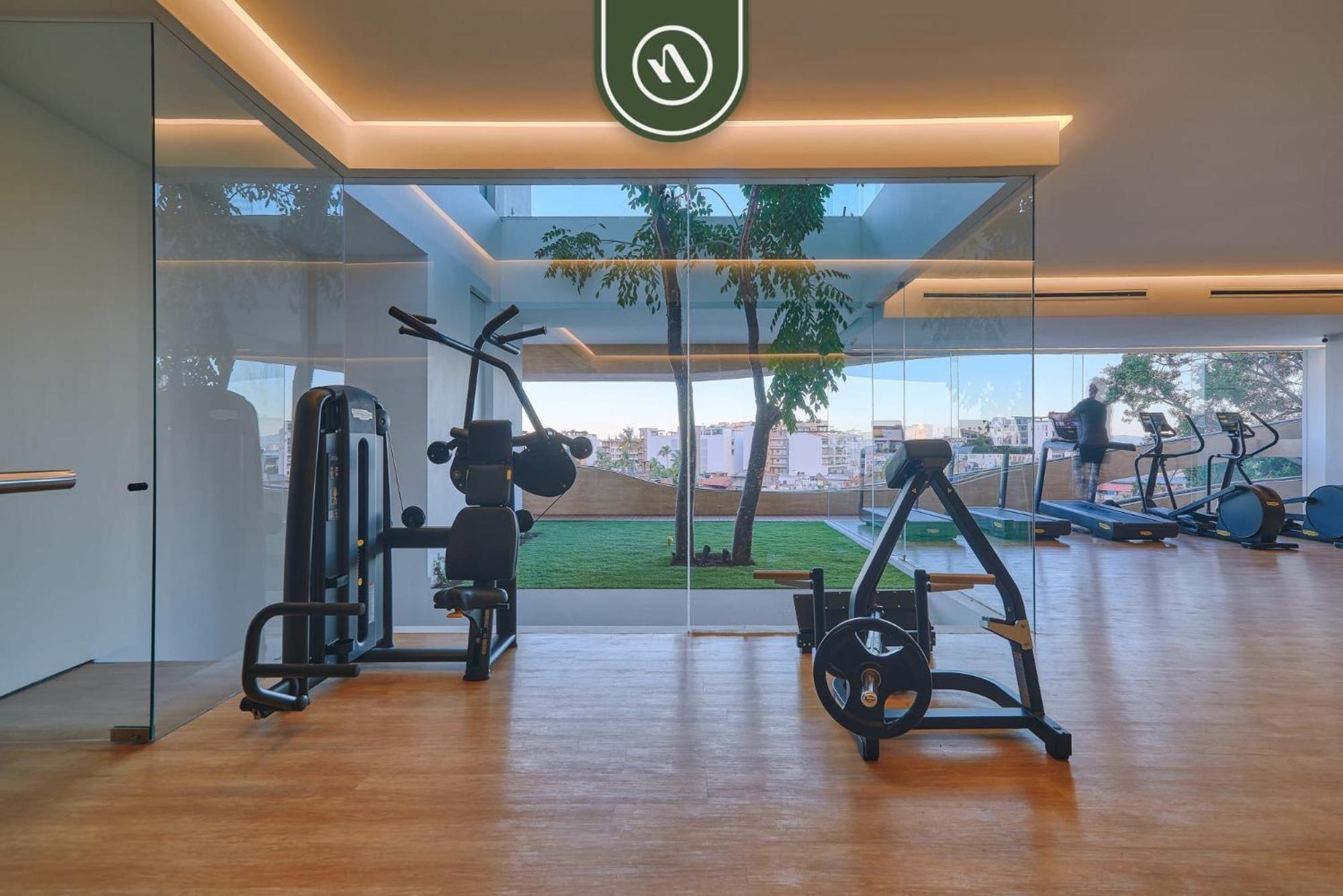 With 2 Beds - Rooftop Pool Apartment