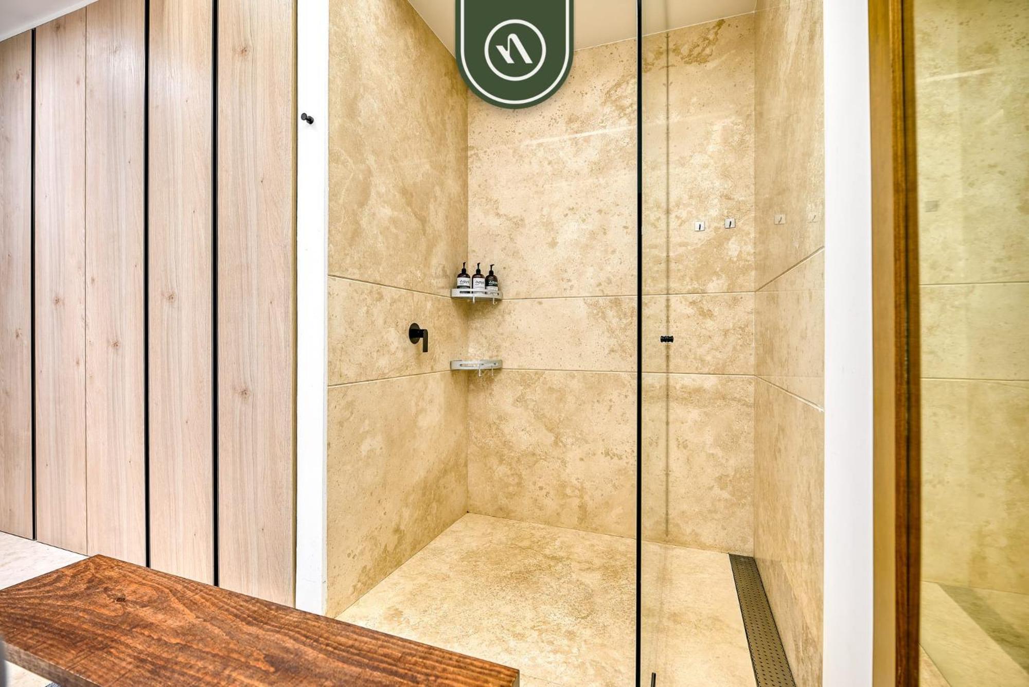 With 2 Beds - Rooftop Pool