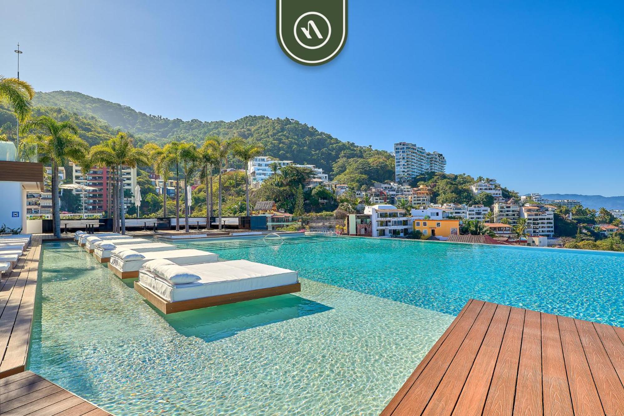 With 2 Beds - Rooftop Pool