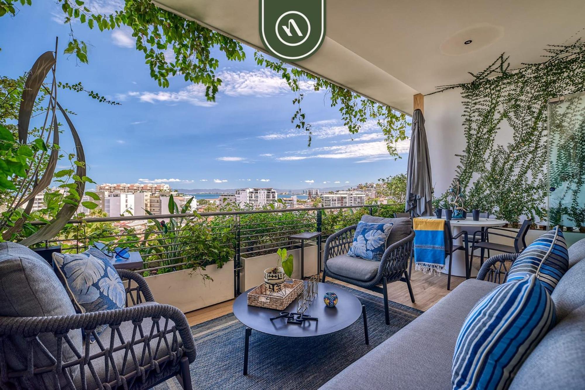 With 2 Beds - Rooftop Pool *