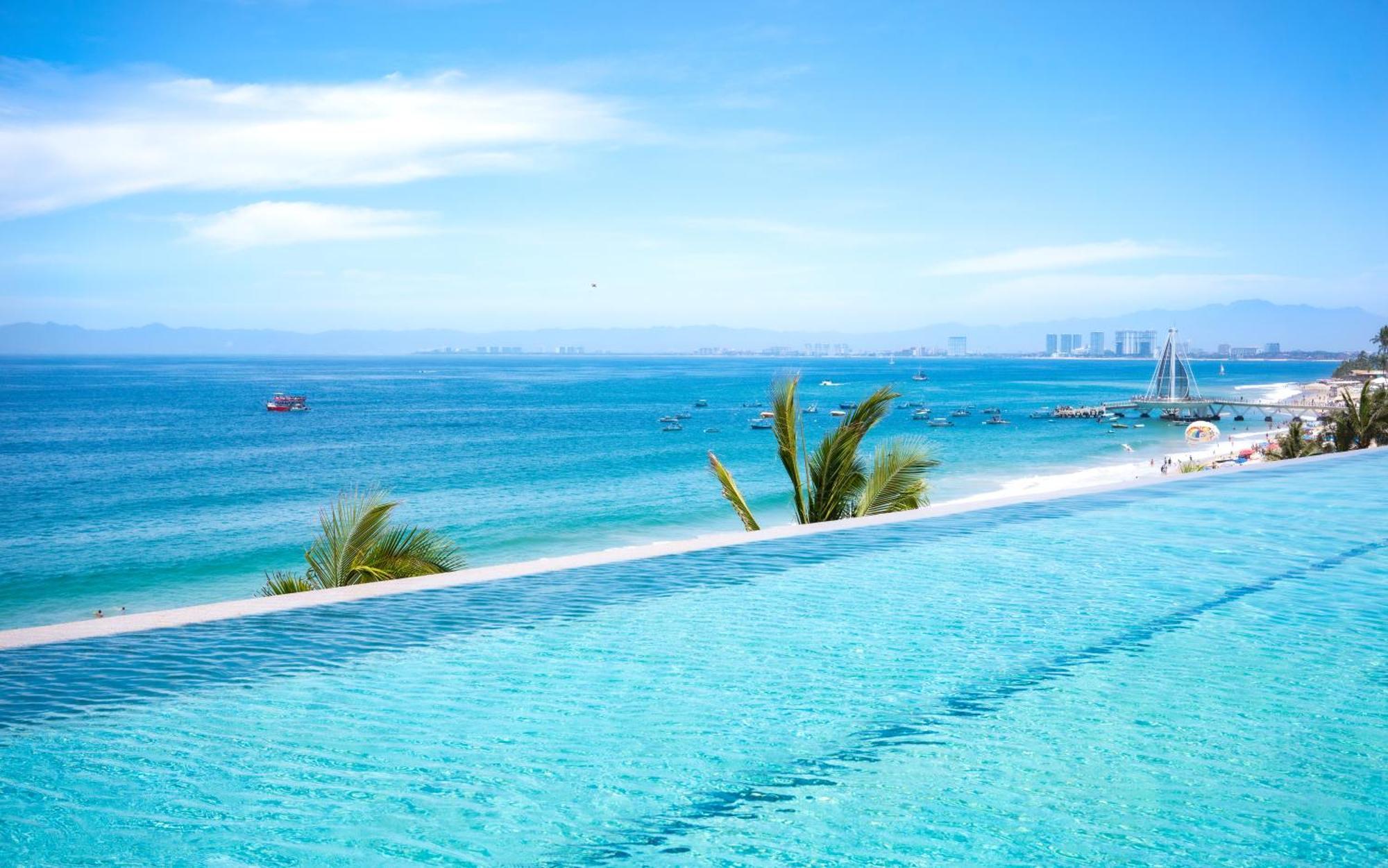 Almar Luxury Lgbt Front Experience (adults Only)
