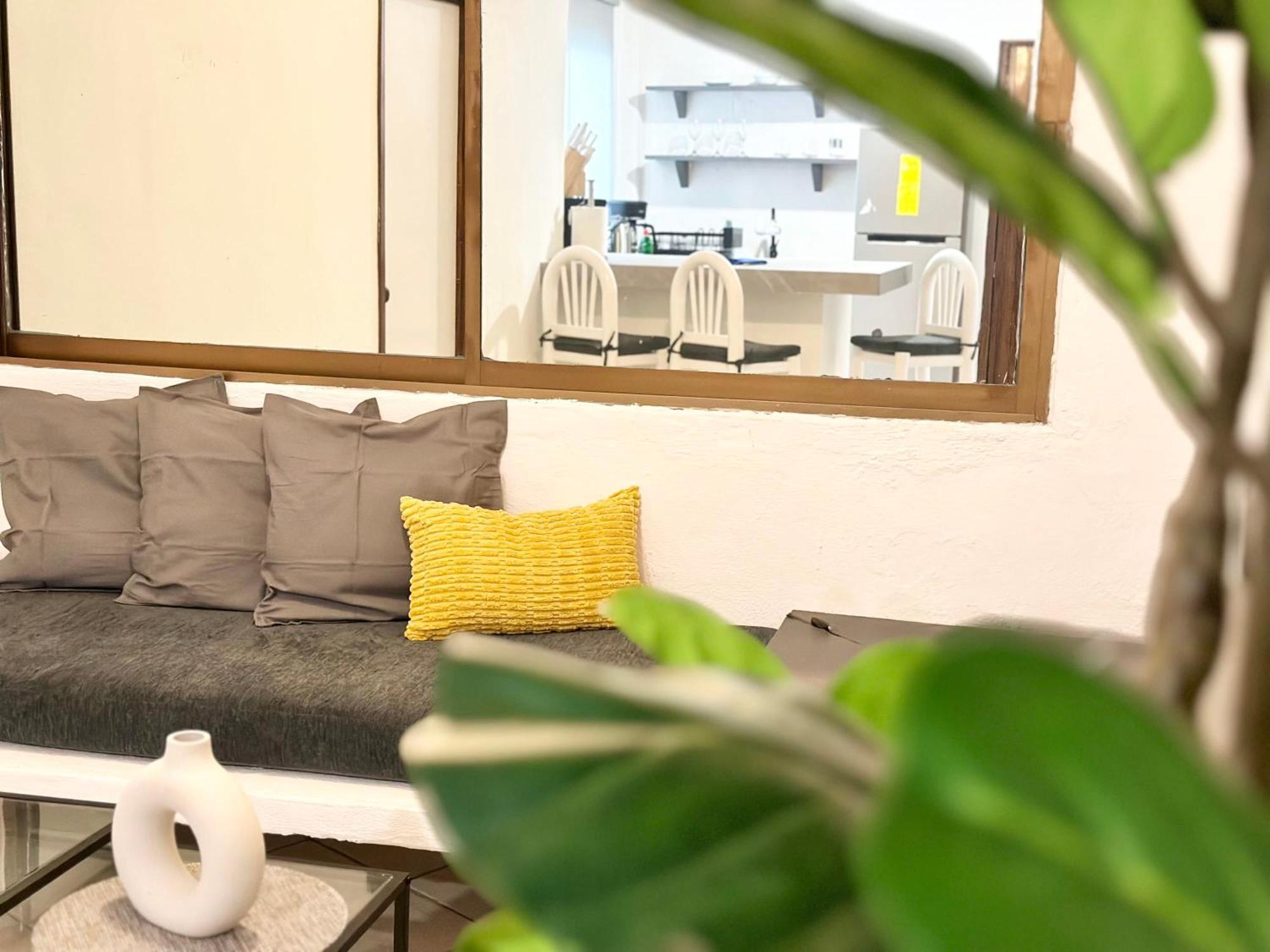Serene 1br Near The Coast