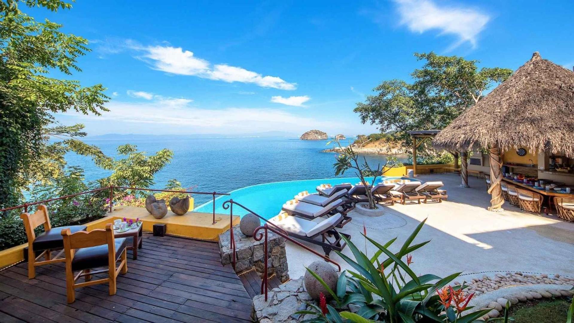 Villa Oceanfront 15 Bedroom For 28 Guests *