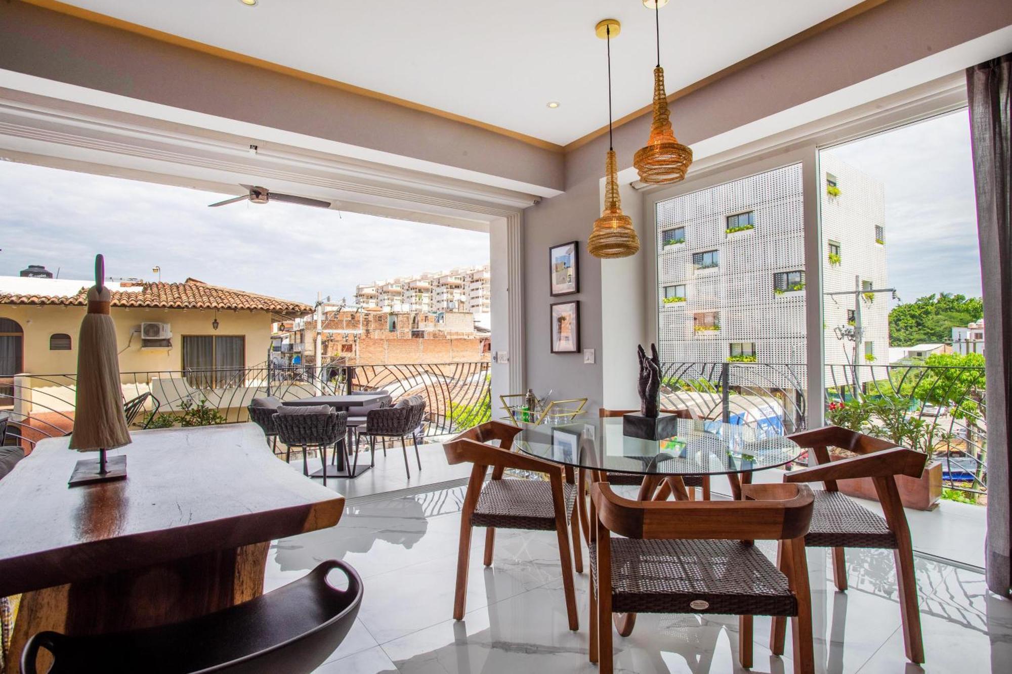 Сasa de vacaciones Big Corner Balcony, Pool & Gym