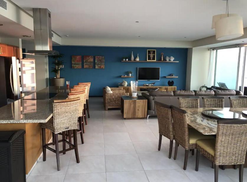 Villa Peninsula On 10th Floor *
