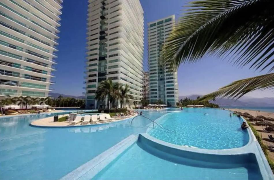 Peninsula On 10th Floor Puerto Vallarta