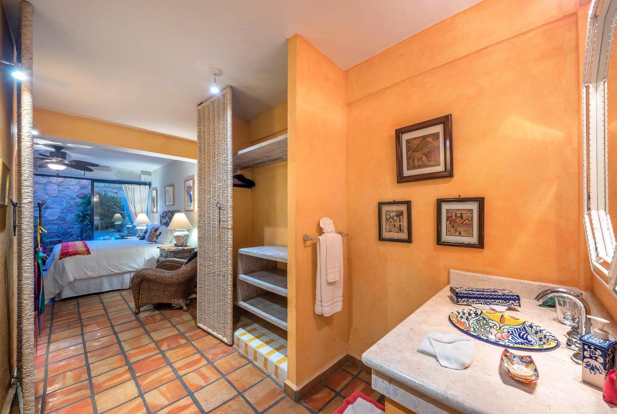 Lola - Adults Only Bed & Breakfast