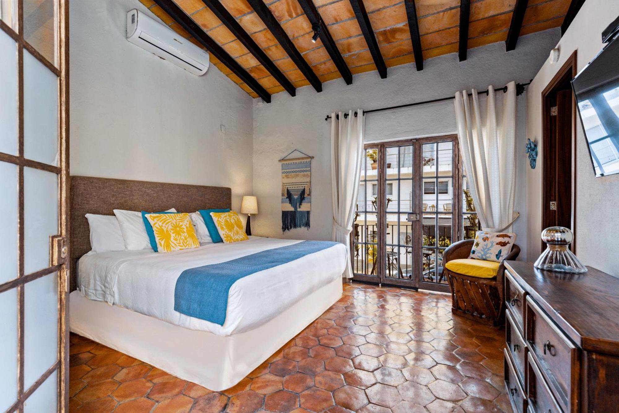 Bed & Breakfast Lola - Adults Only Puerto Vallarta