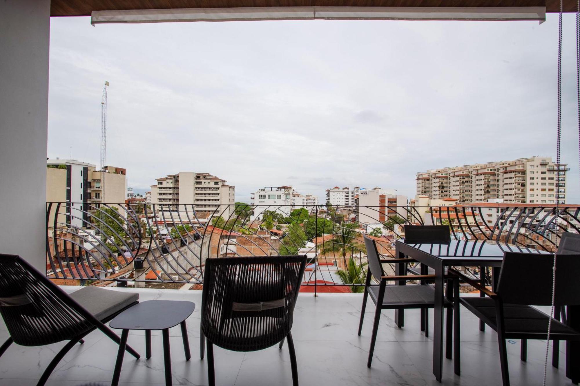 Chic With Scenic Views, Pool And Gym * Puerto Vallarta