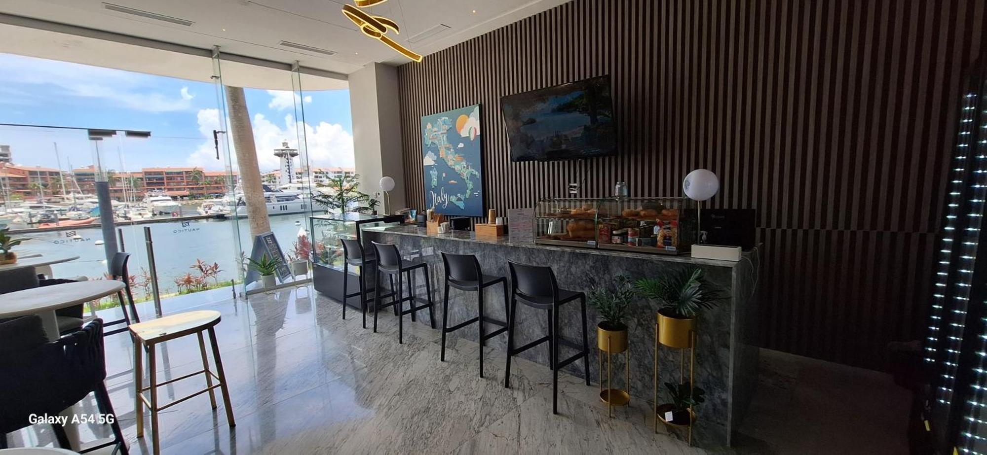 Luxurious Oceanfront With Unmatched Panoramic Views *