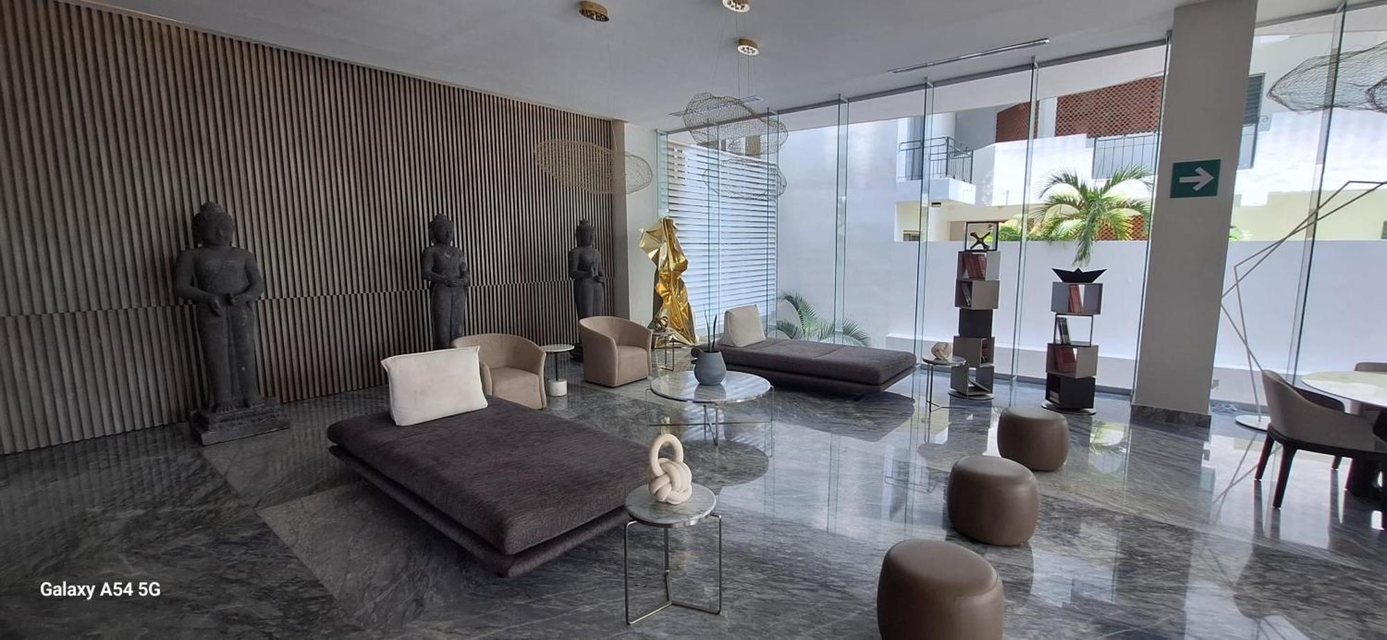 Luxurious Oceanfront With Unmatched Panoramic Views Apartment