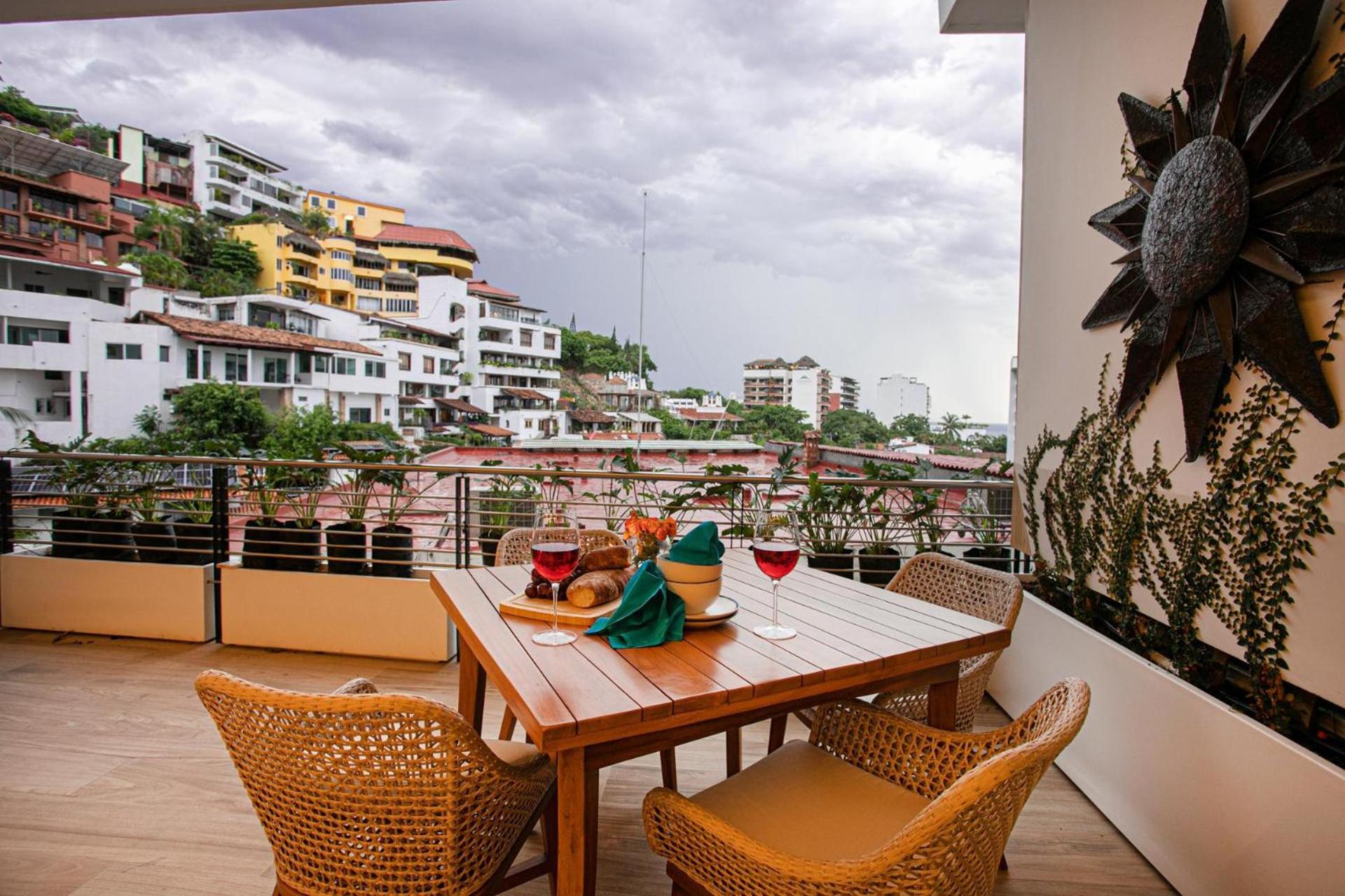 Soho Pv, Luxury, Art, And Breathtaking Views *