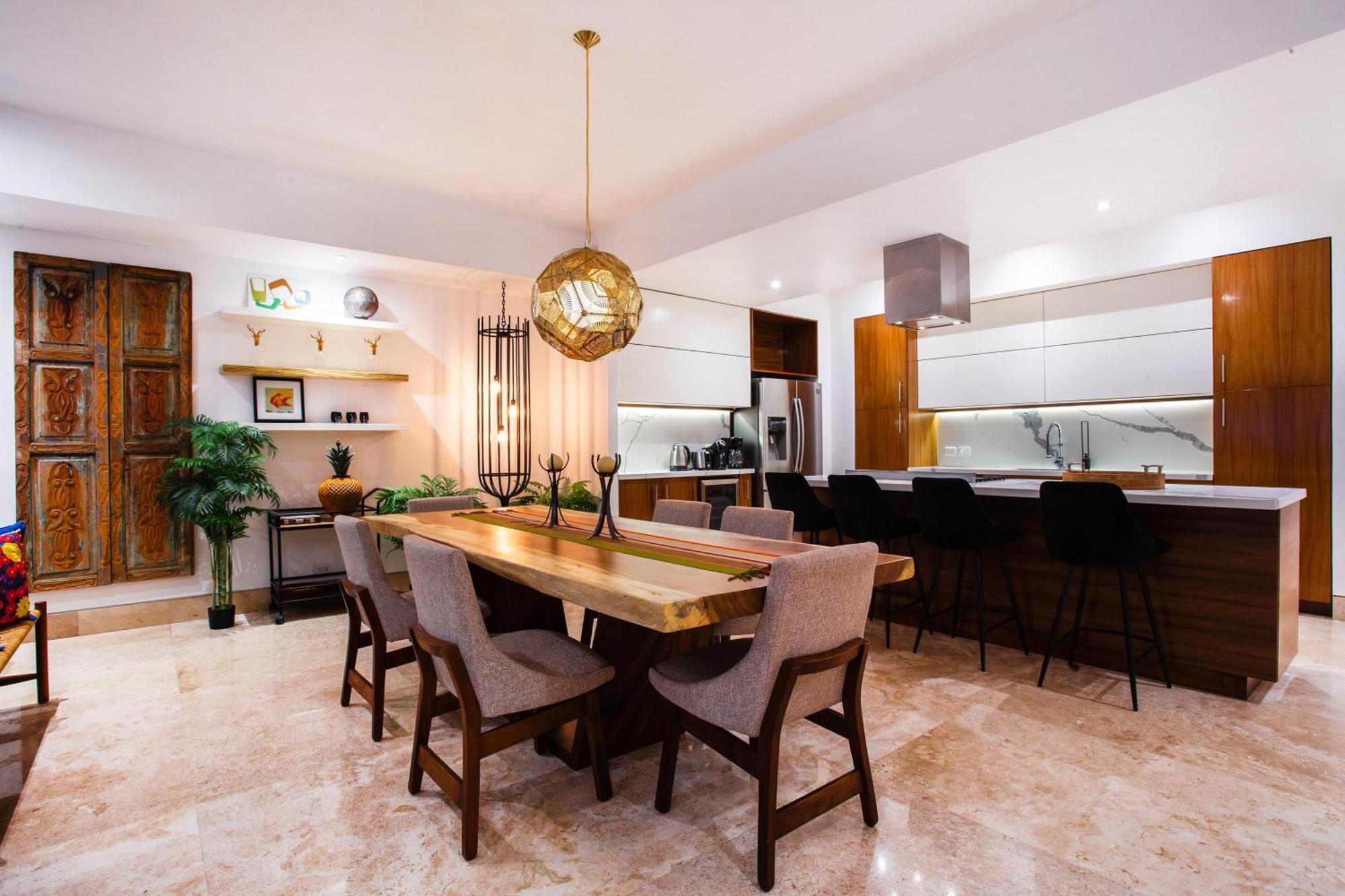 Fully Remodeled 12 Stories Up, First Floor Retreat *