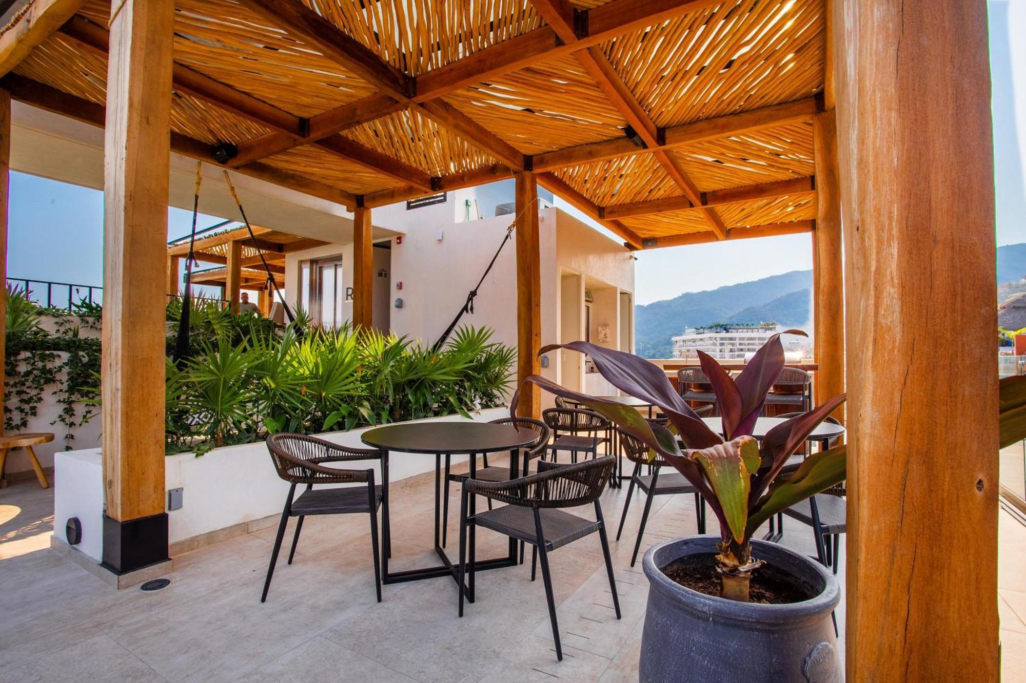 Luxe Penthouse, Calm Vistas Holiday home *